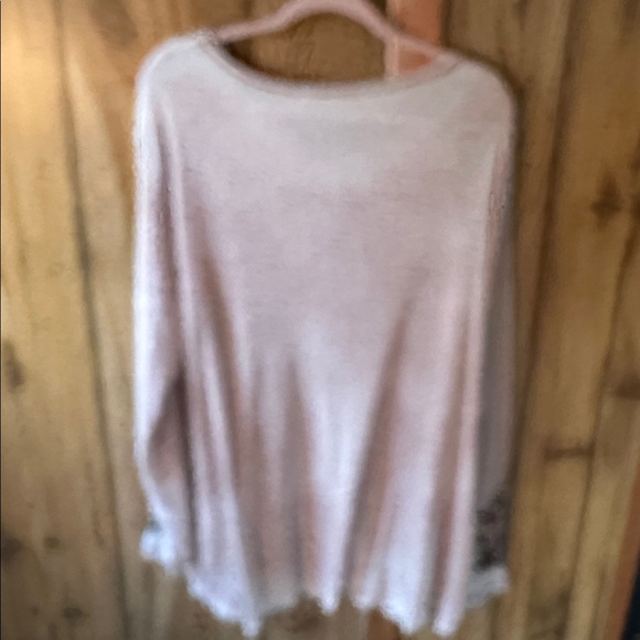 Soft Surroundings Beige V-Neck long sleeve - Picture 4 of 6